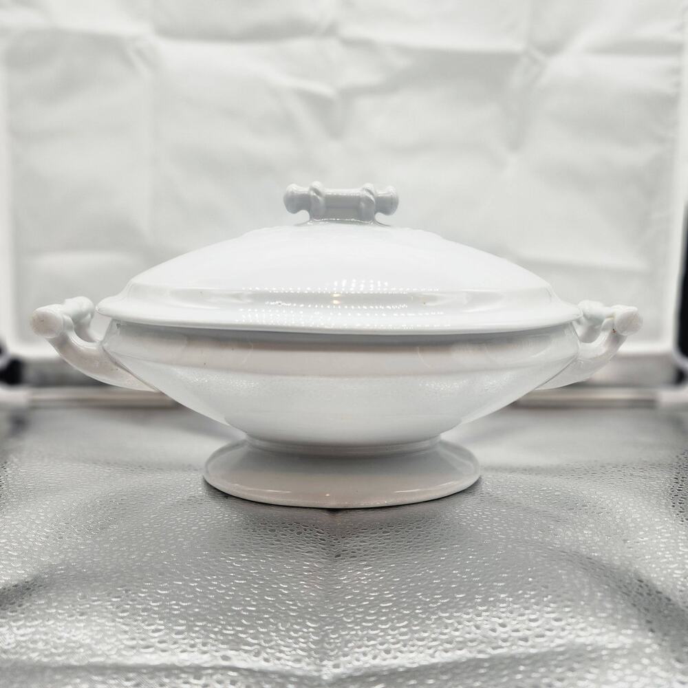 Antique J & G Meakin Ironstone China Hanley England Covered Vegetable Tureen 12"